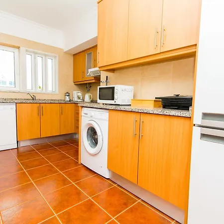 By Algartur - 5 Mins Downtown - Ac - Pool - Wi-fi - Smart Tv Apartament