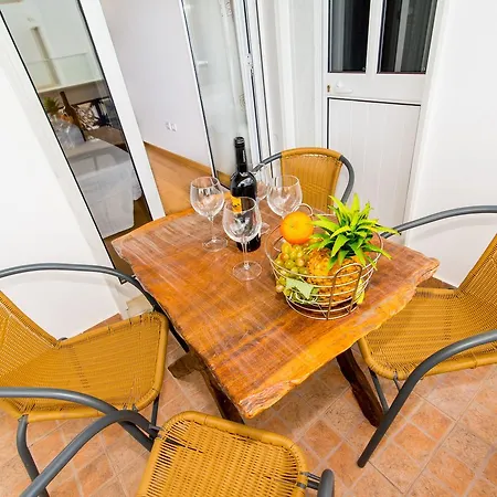 Santa Luzia Residence By Algartur - 5 Mins Downtown - Ac - Pool - Wi-Fi - Smart Tv