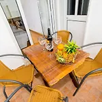 By Algartur - 5 Mins Downtown - Ac - Pool - Wi-fi - Smart Tv