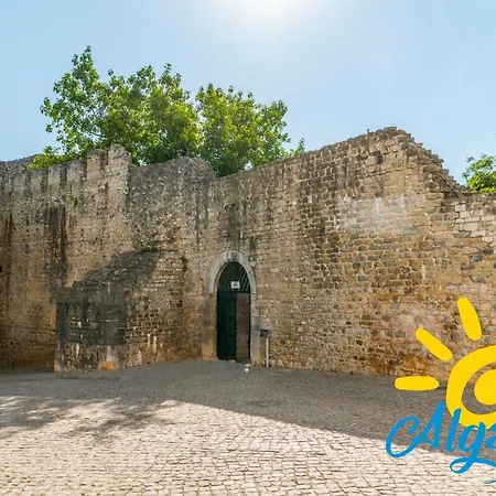 Апартаменты By Algartur - 5 Mins Downtown - Ac - Pool - Wi-fi - Smart Tv *