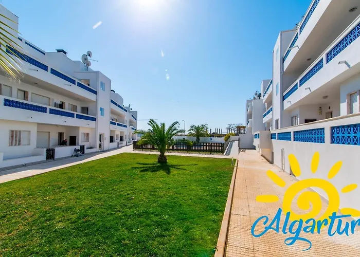 By Algartur - 5 Mins Downtown - Ac - Pool - Wi-fi - Smart Tv Апартаменты *