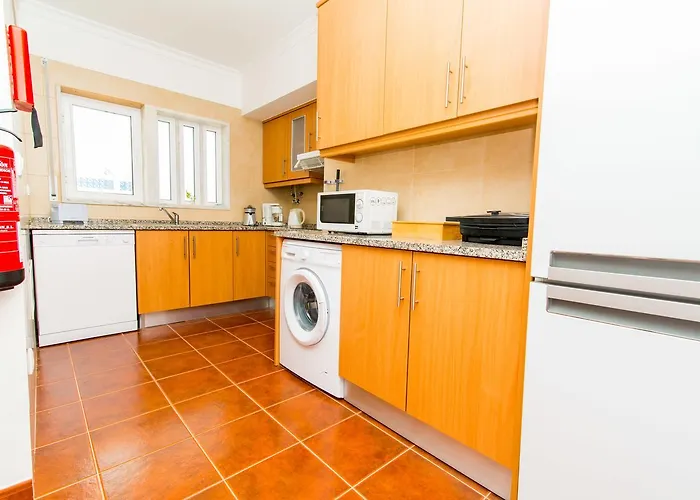 By Algartur - 5 Mins Downtown - Ac - Pool - Wi-fi - Smart Tv Апартаменты