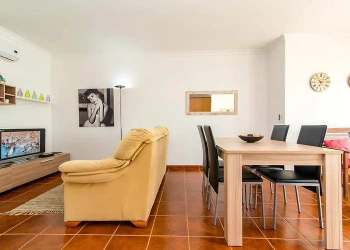 Апартаменты By Algartur - 5 Mins Downtown - Ac - Pool - Wi-fi - Smart Tv